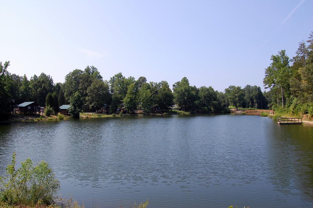 Forest Lake Camping Resort Lakefront Cabin 8 Advance Екстер'єр фото