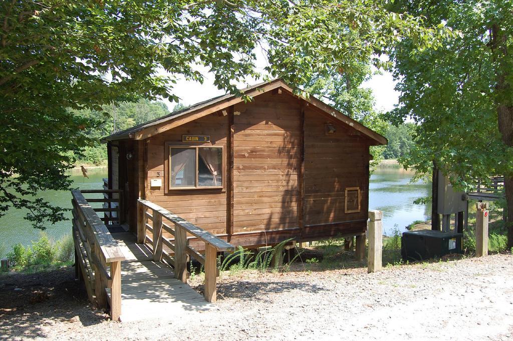 Forest Lake Camping Resort Lakefront Cabin 8 Advance Екстер'єр фото